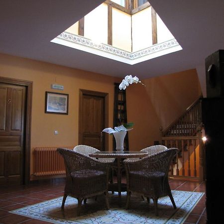 Hostal Rural Huartearena Iza Exterior photo